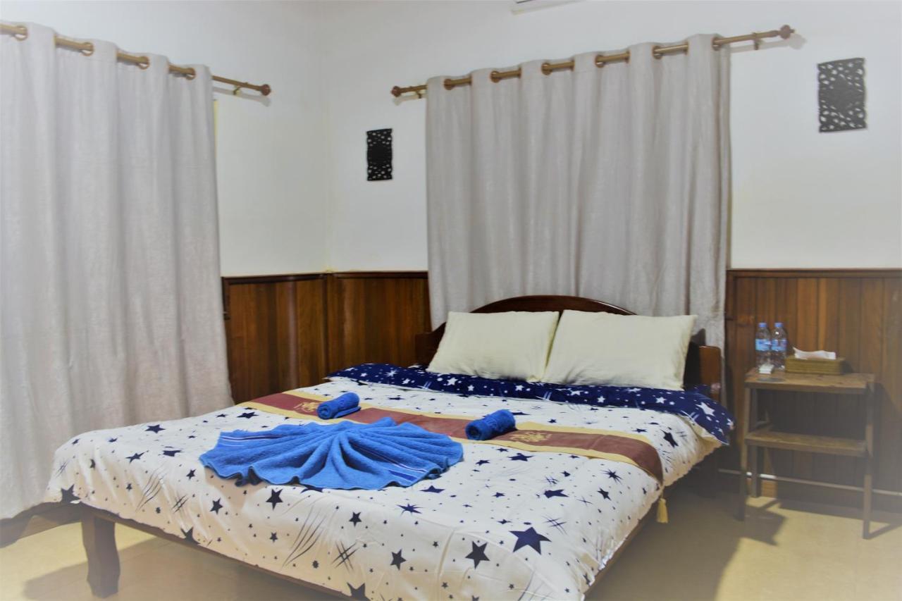 Alis' House Hostel Siem Reap Exterior photo