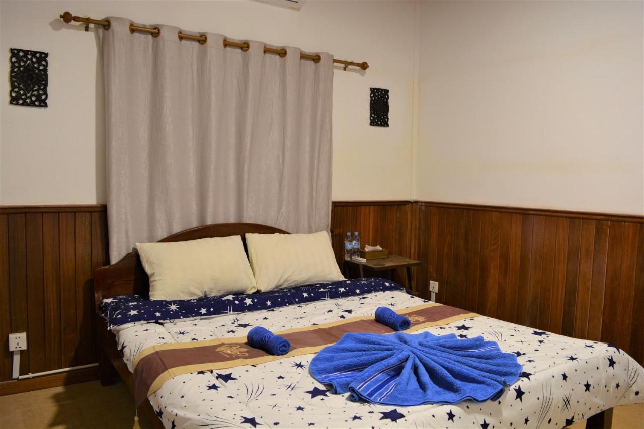 Alis' House Hostel Siem Reap Exterior photo